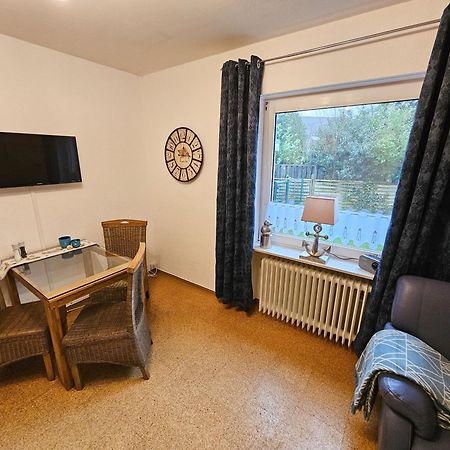 Ferienwohnungen Im Haus Ankerplatz 埃森斯 外观 照片