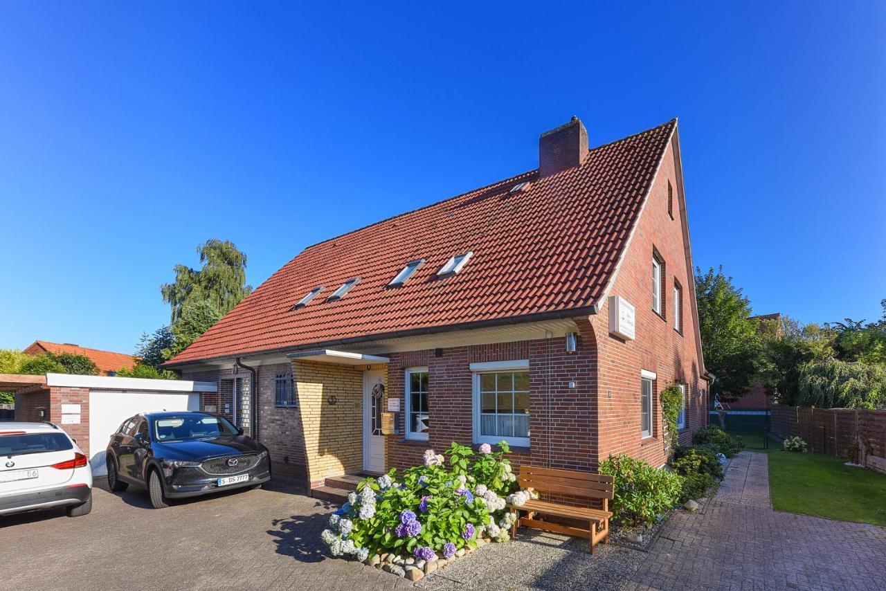 Ferienwohnungen Im Haus Ankerplatz 埃森斯 外观 照片